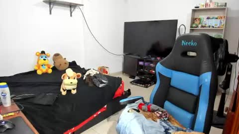 Snapshot of neeko_lol_ chatting on 07-08-26, 11:37 Geek Nicole im Neeko UwU online show from 07-08-26, 11:37