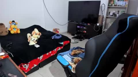 Snapshot of neeko_lol_ chatting on 07-10-26, 11:46 Geek Nicole im Neeko UwU online show from 07-10-26, 11:46