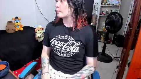 Snapshot of neeko_lol_ chatting on 07-20-26, 01:46 Geek Nicole im Neeko UwU online show from 07-20-26, 01:46