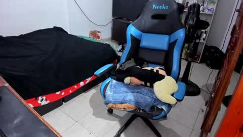 Snapshot of neeko_lol_ chatting on 07-21-26, 11:56 Geek Nicole im Neeko UwU online show from 07-21-26, 11:56