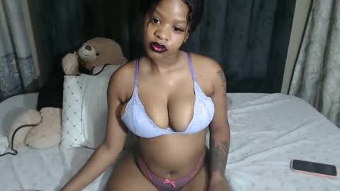 Snapshot of neeshaah chatting on 02-15-26, 08:02 Neeshaa online show from 02-15-26, 08:02