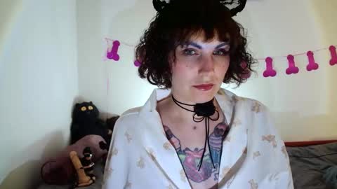 nefertiti_queen online show from 03-27-26, 10:53