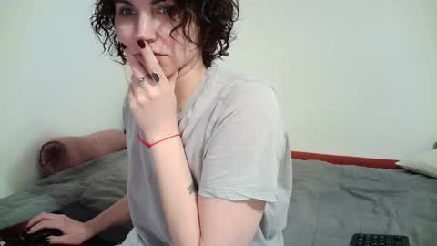 nefertiti_queen online show from 04-19-26, 08:11