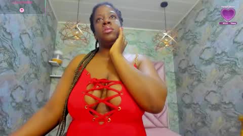 Snapshot of neffertiry_ebonny chatting on 11-19-25, 06:02 Nefer online show from 11-19-25, 06:02