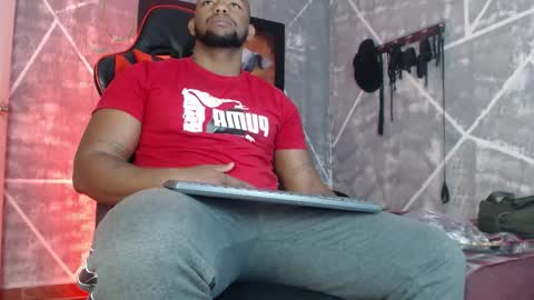 negritomeloso_k18 online show from 10-21-25, 12:17