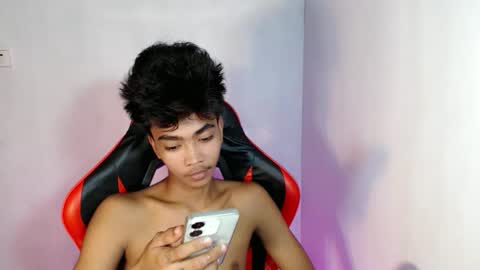 neil_asian69 online show from 10-31-25, 08:15