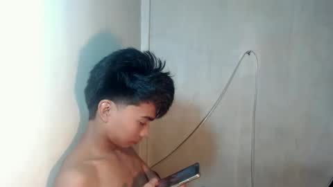 Snapshot of neil_asian69 chatting on 12-19-25, 01:01 neil_asian69 online show from 12-19-25, 01:01