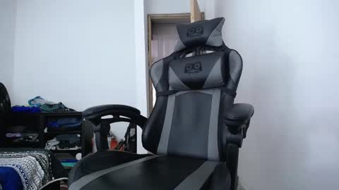 Snapshot of neitan___ chatting on 09-18-25, 03:14 neitan___ online show from 09-18-25, 03:14