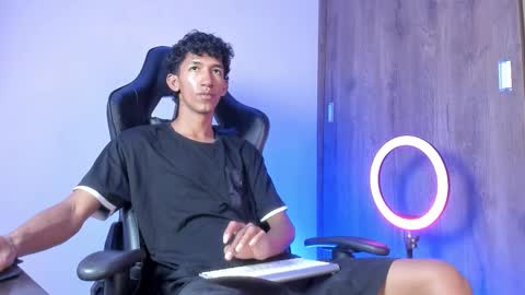 Snapshot of neitan_miller chatting on 02-01-26, 03:05 neitan online show from 02-01-26, 03:05