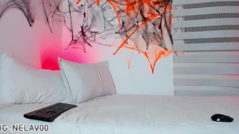 Snapshot of nelav0 chatting on 10-12-25, 01:59 xd online show from 10-12-25, 01:59