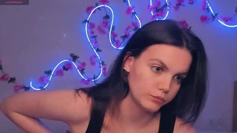 Snapshot of neldabestwick chatting on 05-15-26, 07:37 Histori online show from 05-15-26, 07:37
