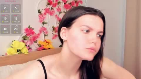 Snapshot of neldabestwick chatting on 06-21-26, 07:11 Histori online show from 06-21-26, 07:11