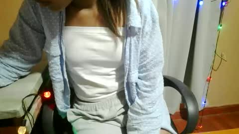 nelia_84 online show from 06-05-26, 02:51