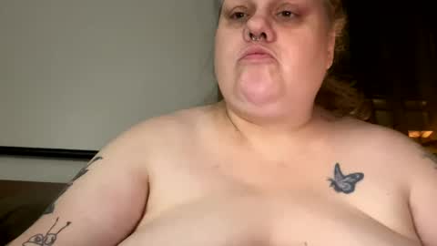 Nellie Atlas online show from 11-22-25, 03:38