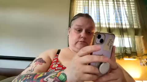 Snapshot of nellatlas chatting on 06-15-26, 08:22 Nellie Atlas online show from 06-15-26, 08:22