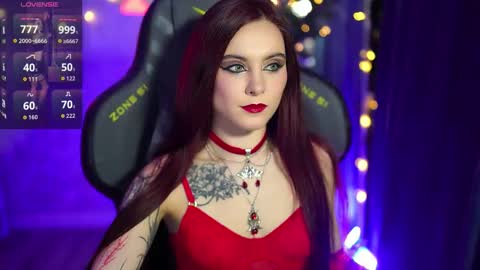 Snapshot of nelle_ chatting on 12-01-25, 01:05 online show from 12-01-25, 01:05