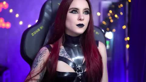 Snapshot of nelle_ chatting on 12-05-25, 06:26 online show from 12-05-25, 06:26