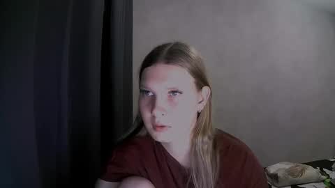Snapshot of nelli_lux chatting on 11-26-25, 07:37 Nelli online show from 11-26-25, 07:37