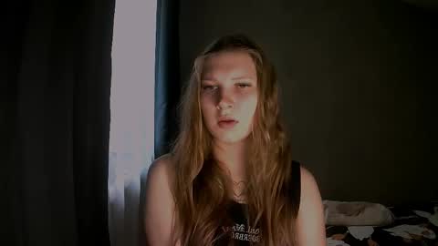 Snapshot of nelli_lux chatting on 11-28-25, 05:43 Nelli online show from 11-28-25, 05:43