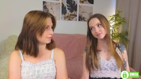 Snapshot of nellie_moans chatting on 10-05-25, 01:53 Nellie online show from 10-05-25, 01:53