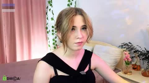 Snapshot of nellie_moans chatting on 12-04-25, 01:20 Nellie online show from 12-04-25, 01:20