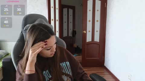 Snapshot of nellyfischer chatting on 12-14-24, 09:29 Nelly online show from 12-14-24, 09:29