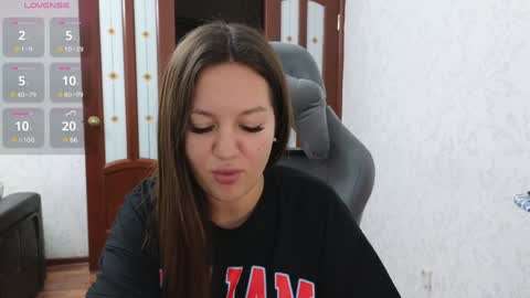 Snapshot of nellyfischer chatting on 12-14-24, 07:25 Nelly online show from 12-14-24, 07:25