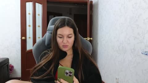 Snapshot of nellyfischer chatting on 01-07-25, 06:14 Nelly online show from 01-07-25, 06:14