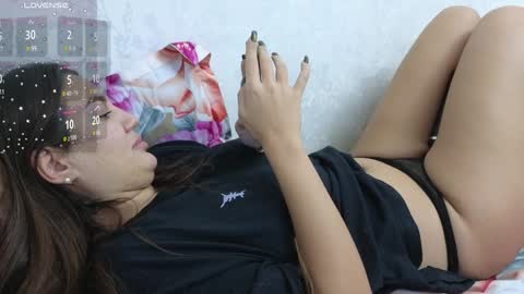 Snapshot of nellyfischer chatting on 01-12-25, 10:33 Nelly online show from 01-12-25, 10:33