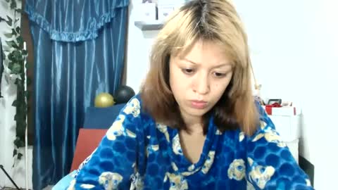 Snapshot of nena_lov chatting on 01-28-25, 12:47 Star online show from 01-28-25, 12:47