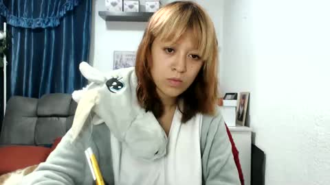 Snapshot of nena_lov chatting on 02-06-25, 01:05 Star online show from 02-06-25, 01:05