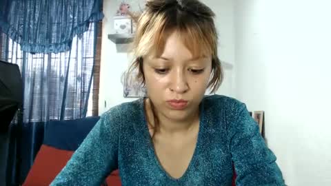 Snapshot of nena_lov chatting on 02-06-25, 09:49 Star online show from 02-06-25, 09:49