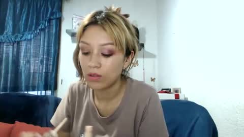 Snapshot of nena_lov chatting on 02-14-25, 10:04 Star online show from 02-14-25, 10:04