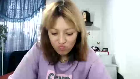 Snapshot of nena_lov chatting on 02-21-25, 05:31 Star online show from 02-21-25, 05:31