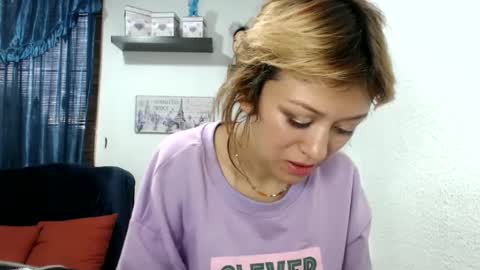 Snapshot of nena_lov chatting on 02-22-25, 10:09 Star online show from 02-22-25, 10:09