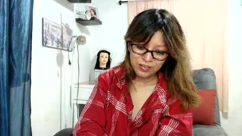 Snapshot of nena_lov chatting on 09-11-25, 12:00 Star online show from 09-11-25, 12:00