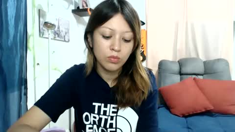 Snapshot of nena_lov chatting on 10-06-25, 02:53 Star online show from 10-06-25, 02:53
