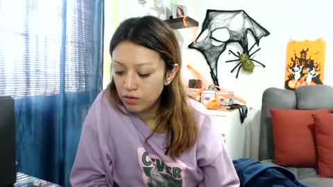 Snapshot of nena_lov chatting on 10-08-25, 04:48 Star online show from 10-08-25, 04:48