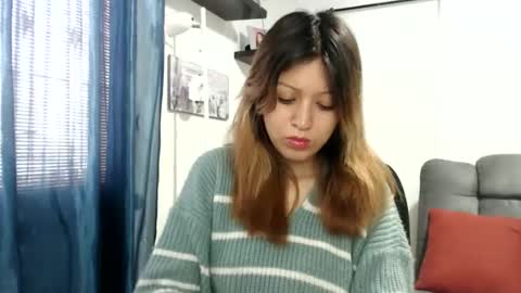 Snapshot of nena_lov chatting on 11-14-25, 04:49 Star online show from 11-14-25, 04:49