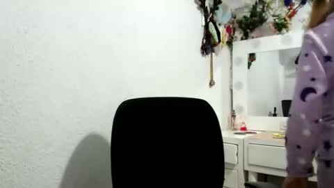 Snapshot of nena_lov chatting on 11-30-25, 11:53 Star online show from 11-30-25, 11:53