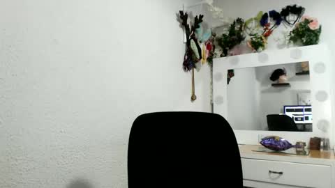 Snapshot of nena_lov chatting on 12-01-25, 06:02 Star online show from 12-01-25, 06:02