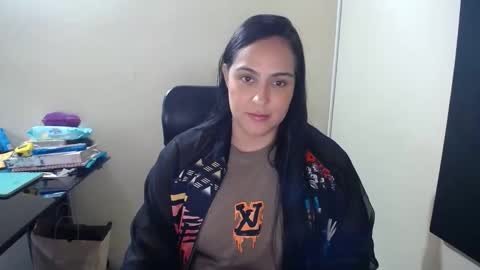 Snapshot of neny445 chatting on 02-12-25, 01:27 kelly lopez online show from 02-12-25, 01:27