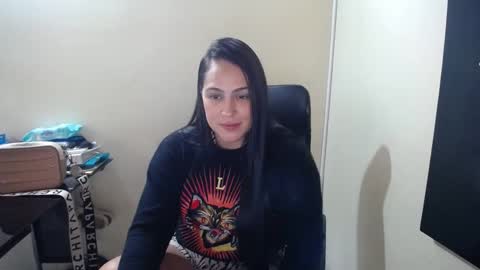 Snapshot of neny445 chatting on 02-15-25, 01:49 kelly lopez online show from 02-15-25, 01:49
