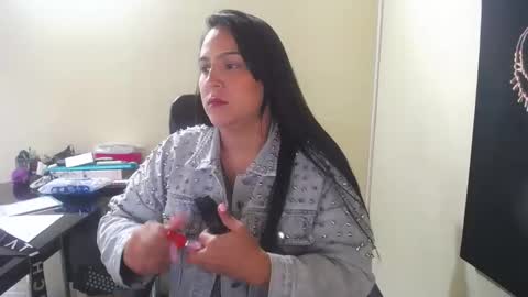 Snapshot of neny445 chatting on 10-11-25, 02:15 kelly lopez online show from 10-11-25, 02:15