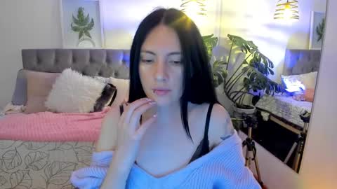 Sarah  online show from 11-16-25, 03:01