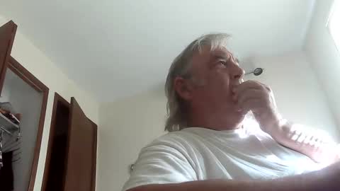 Snapshot of neohiom4f chatting on 05-27-26, 12:57 neohiom4f online show from 05-27-26, 12:57