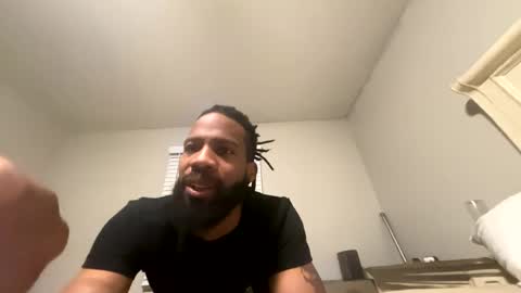 Snapshot of neohippiexx chatting on 01-14-25, 04:25 Hippie Dante online show from 01-14-25, 04:25