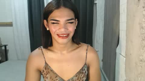 neomi online show from 10-15-25, 07:19