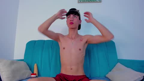 Snapshot of neoraptis chatting on 12-14-24, 08:18 NeoRaptis jhonatan online show from 12-14-24, 08:18