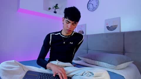 Snapshot of neoraptis chatting on 01-07-25, 08:21 NeoRaptis jhonatan online show from 01-07-25, 08:21